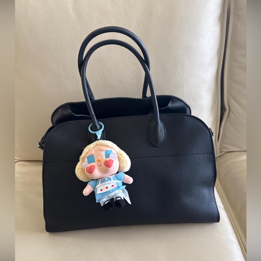 Elegant Black Leather Handbag
